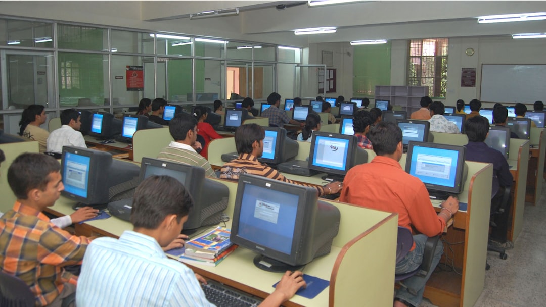 Where Can I Take a Basic Computer Course for Free?