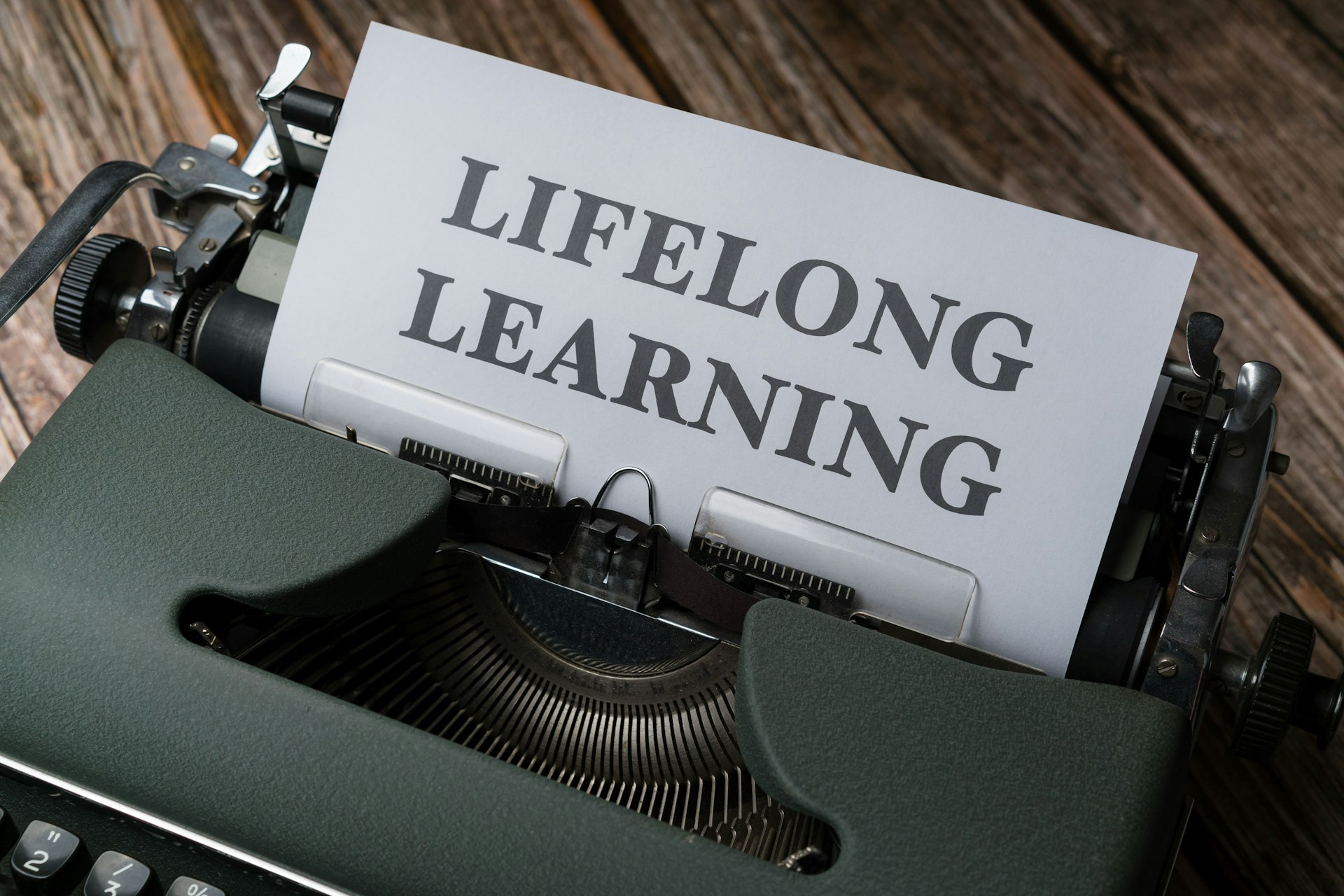 How Continuous Learning Drives Career Success: Strategies, Benefits, and Real-World Guidance